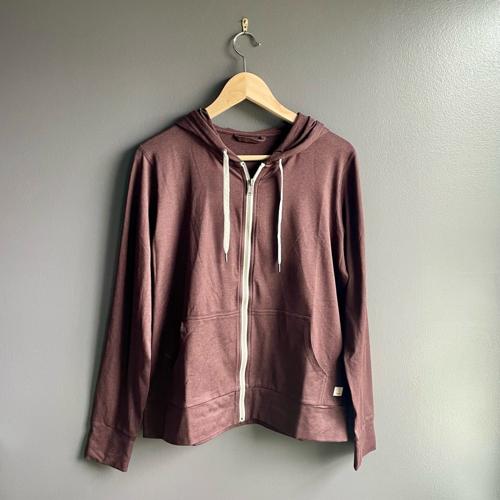 Vuori Women Halo Performance Hoodie 2 in Mahogany Heather Size Medium